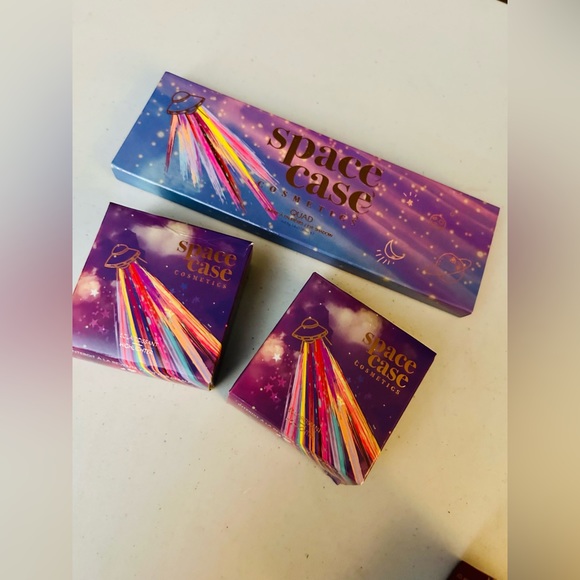 Bundle of 3 Space Case Cosmetics - Picture 6 of 6